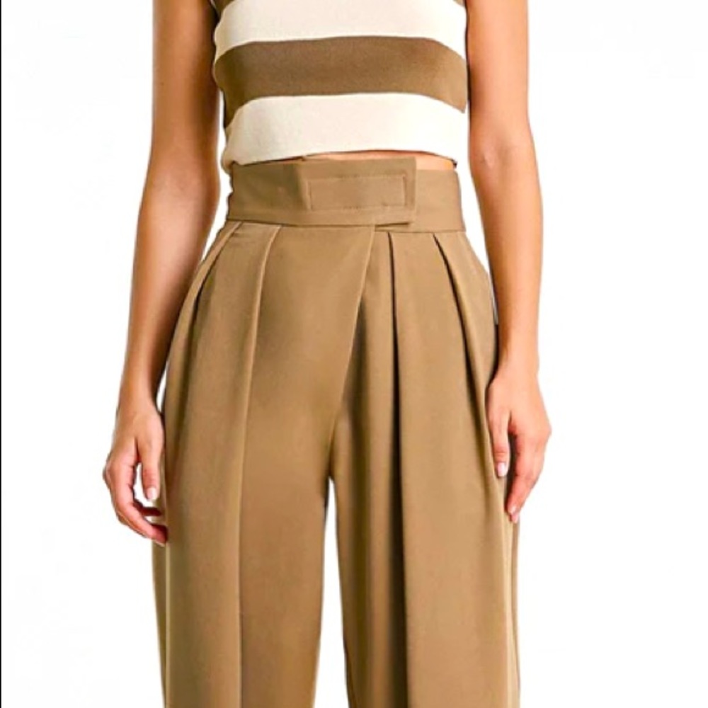 NWT. dress pant, brown. Velcro close